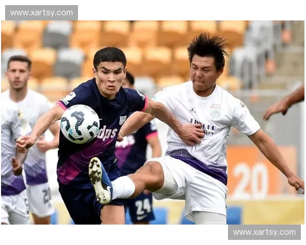 聚焦中国与香港足球对决:赛场激战续写两地足球新篇章展现竞技魅力 聚焦中国与香港足球对决:赛场激战续写两地足球新篇章展现竞技魅力